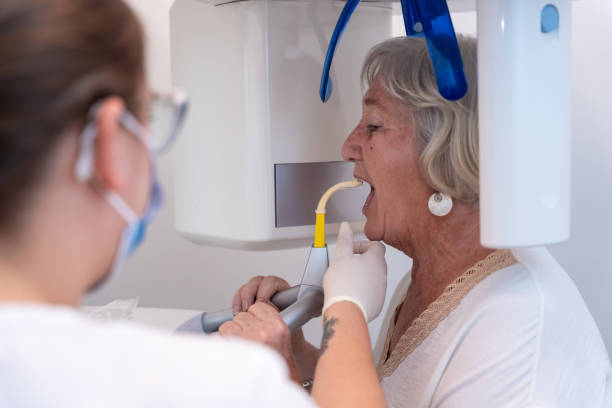 Best Emergency Dental Services for Seniors in Struthers, OH